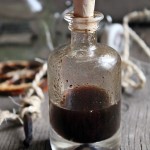Simple and Delicious Homemade Vanilla Extract Recipe |by ImperfectlyHappy.com