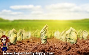 How real-life homesteaders are making money to support their homsteads...and the ideas might surprise you! | ImperfectlyHappy.com