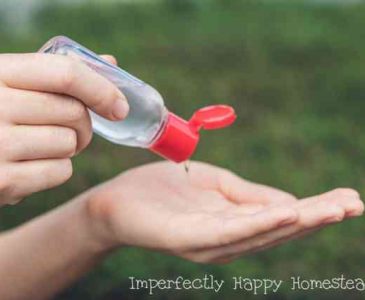 How to Make DIY All Natural Hand Sanitizer with Essential Oils