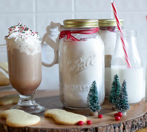 Festive Sugar Cookie Mix in a Jar {With Free Printable Tag