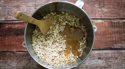 Step 4 of the homemade granola recipe.
