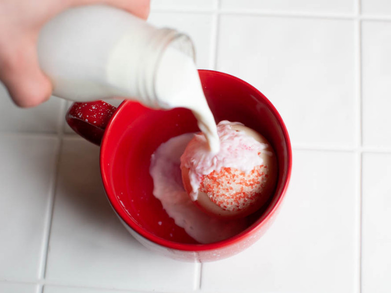 valentine's hot cocoa bombs serving