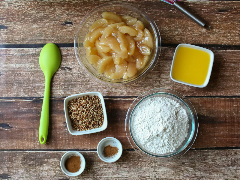 Slow Cooker Apple Cake ingredients
